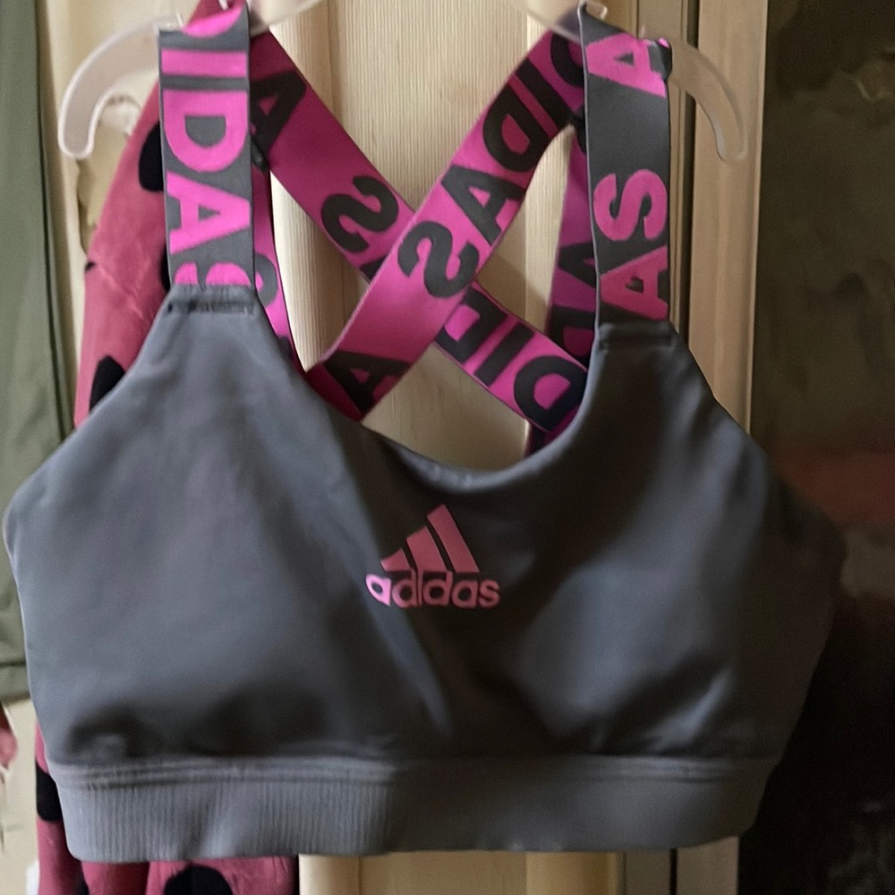 XS Like New Adidas Sports-bra in pink and gray